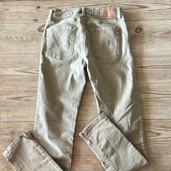 American Eagle Men’s Skinny Distressed Tan Denim Jeans - Picture 6 of 7